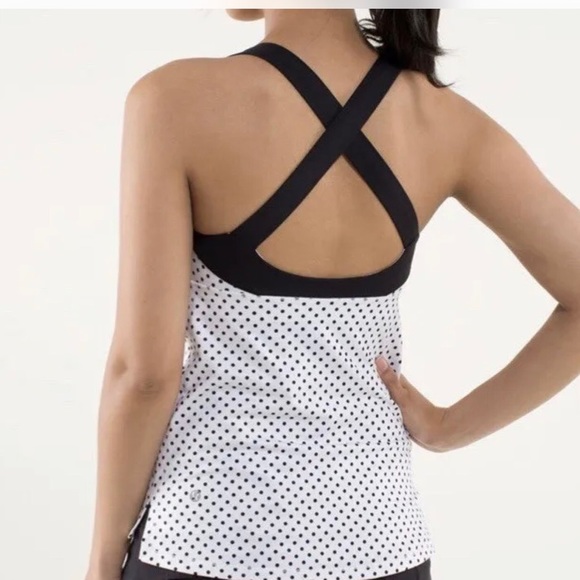 Lululemon Track and Train tank. White w/ black dots.  Sz 6 - Picture 4 of 5